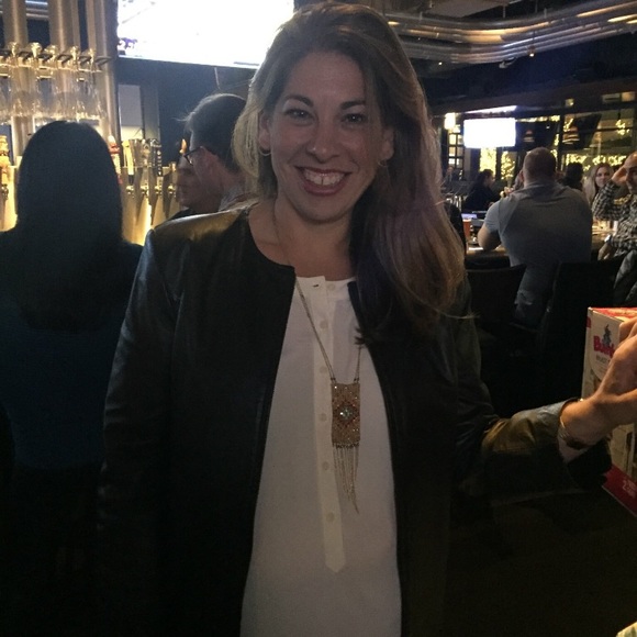 Meet your Posher, Julie - Picture 2 of 2